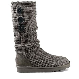 UGG boots classic cargy grey 6 button in excellent condition size 8